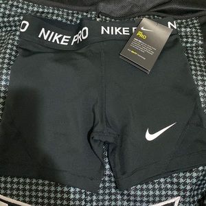 Nike Pro (girls) shorts